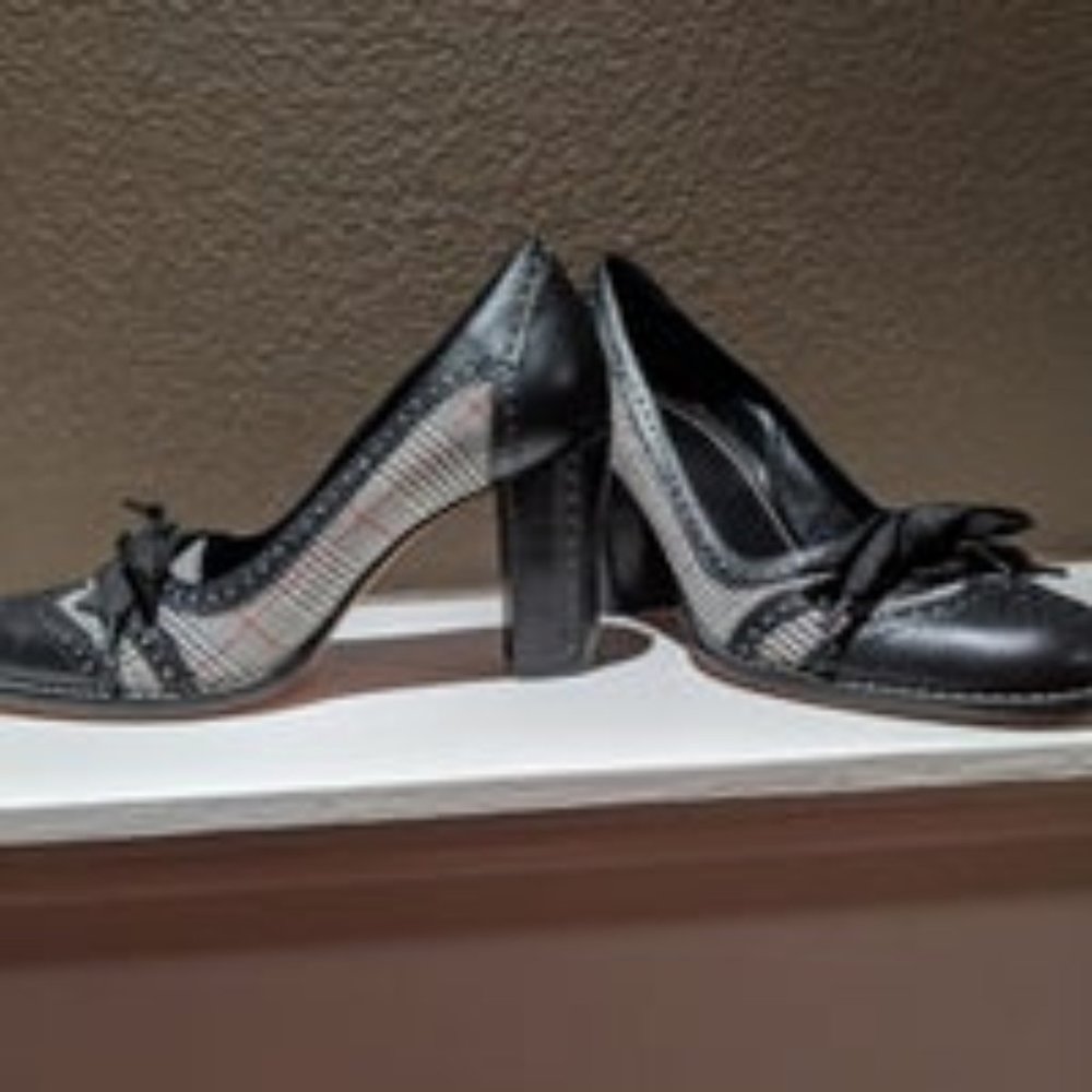 Franco Sarto Wingtip Oxford Heels, Size 6